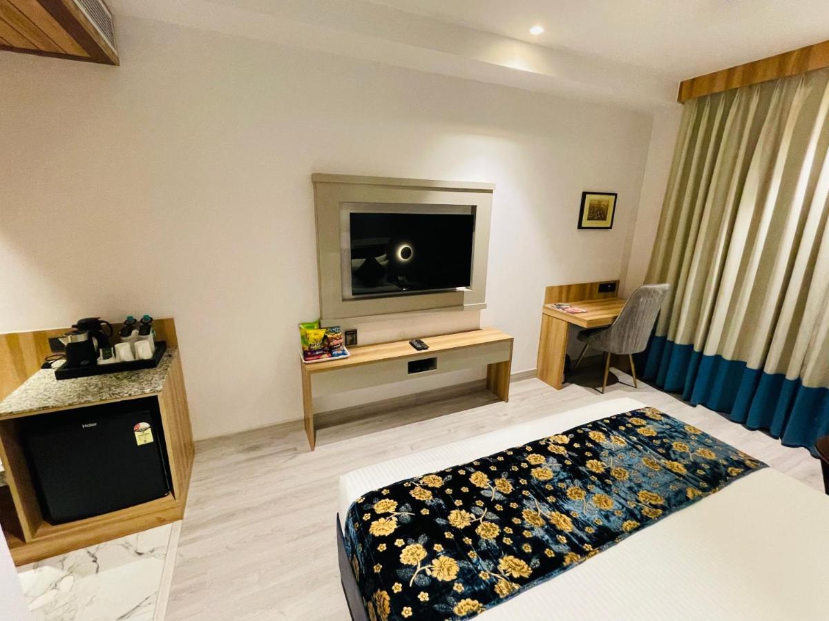 Hotel Malbork Inn @ Janakpuri 德里 外观 照片